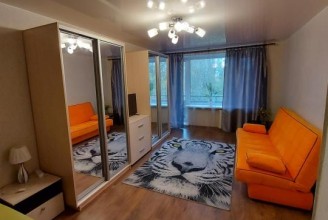 пр-кт Металлистов, 80 - м. Площадь Ленина