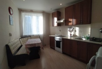пр-кт Космонавтов, 37 - м. Московская